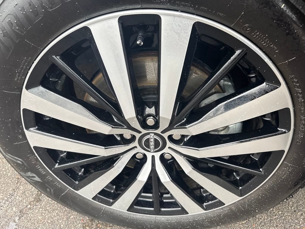 Used 2025 Nissan Pathfinder Platinum w/ Cargo Package image 40