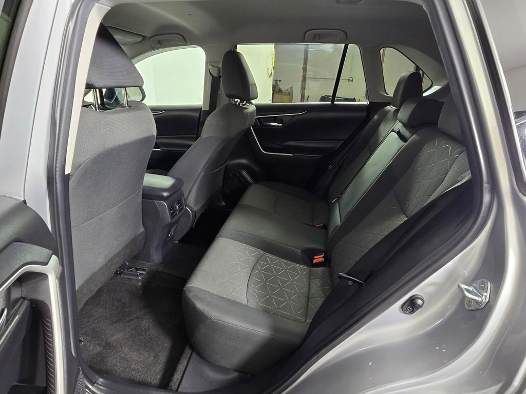 Used 2021 Toyota RAV4 XLE image 23
