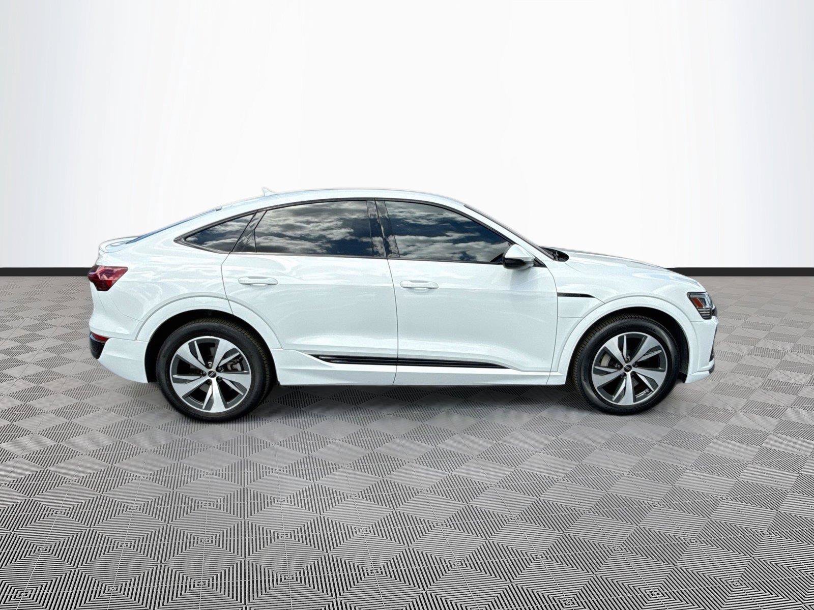 Certified 2024 Audi Q8 e-tron Premium AWD/4WD image 7