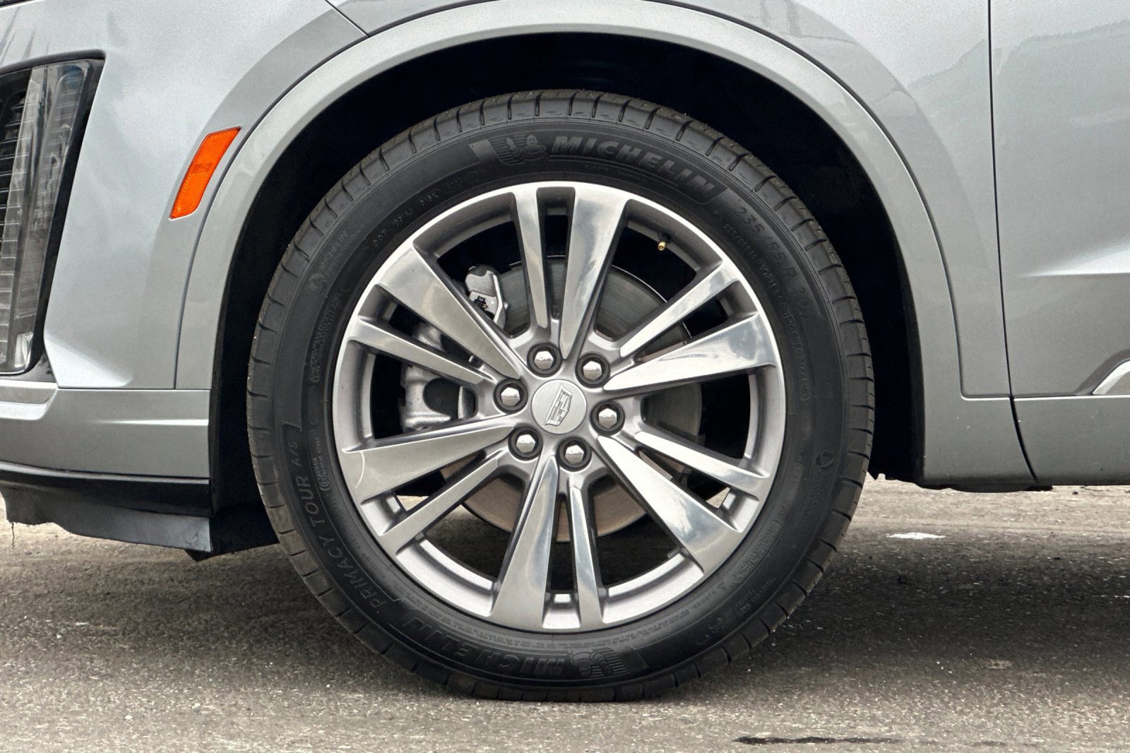 Certified 2025 Cadillac XT6 Premium Luxury image 27