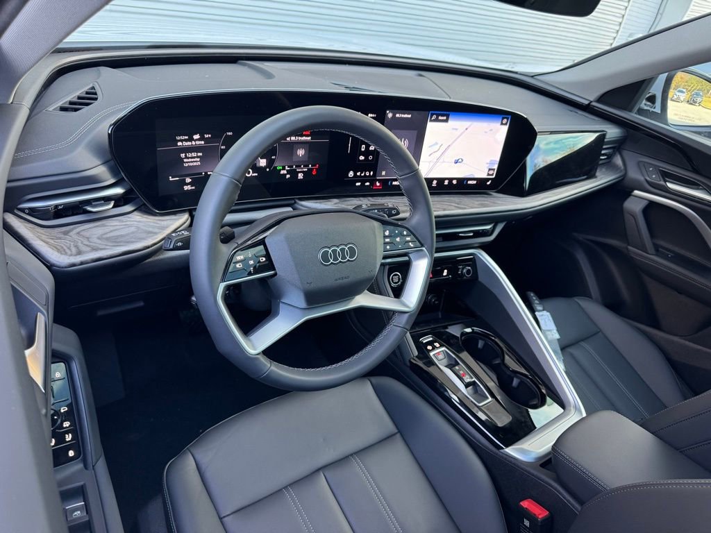 New 2025 Audi Q5 Premium image 3