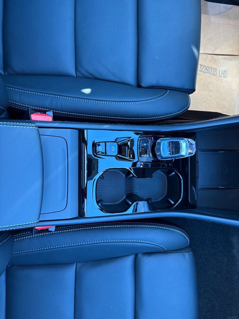 New 2026 Volvo XC40 B5 Ultra AWD/4WD image 14