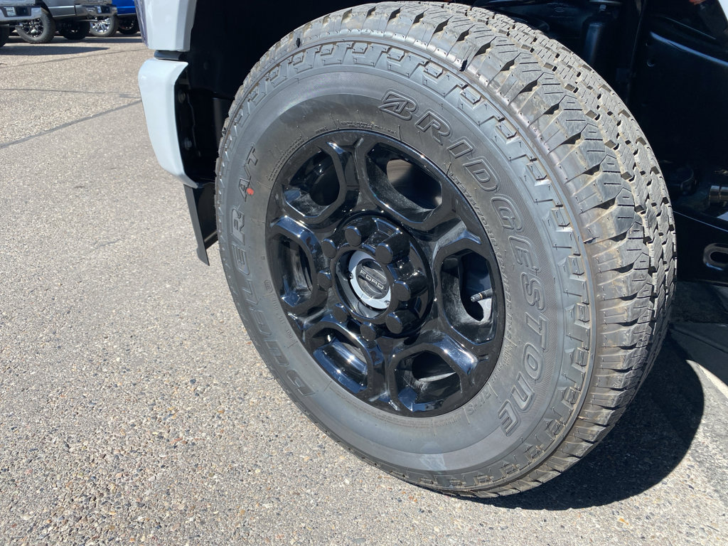 New 2026 Ford F350 4x4 Crew Cab Super Duty image 2