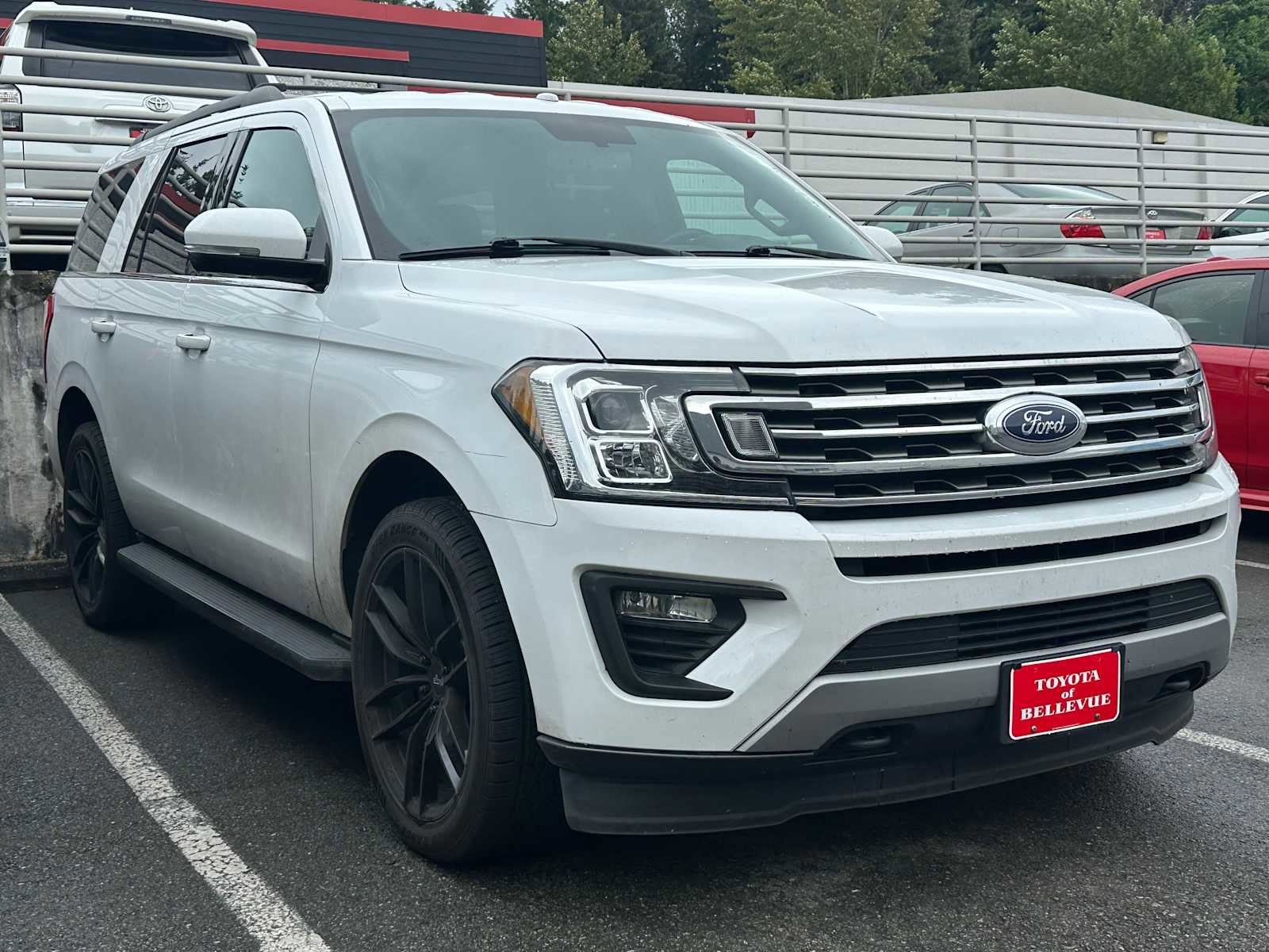 Used 2019 Ford Expedition XLT w/ Equipment Group 201A AWD/4WD image 6