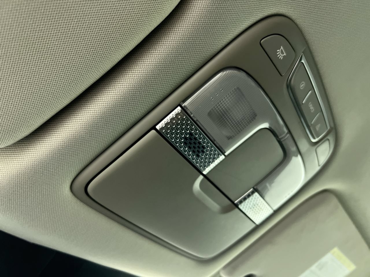 Used 2020 Kia Telluride LX FWD image 14
