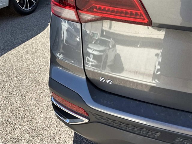 Certified 2022 Volkswagen Taos SE image 5