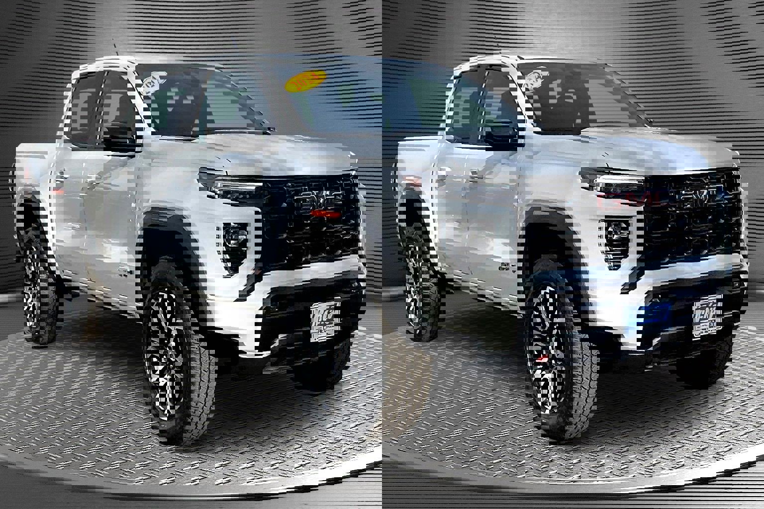 Used 2024 GMC Canyon AT4 w/ Technology Package image 1