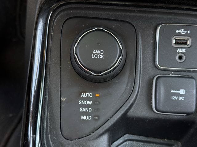 Used 2021 Jeep Compass Limited AWD/4WD image 21