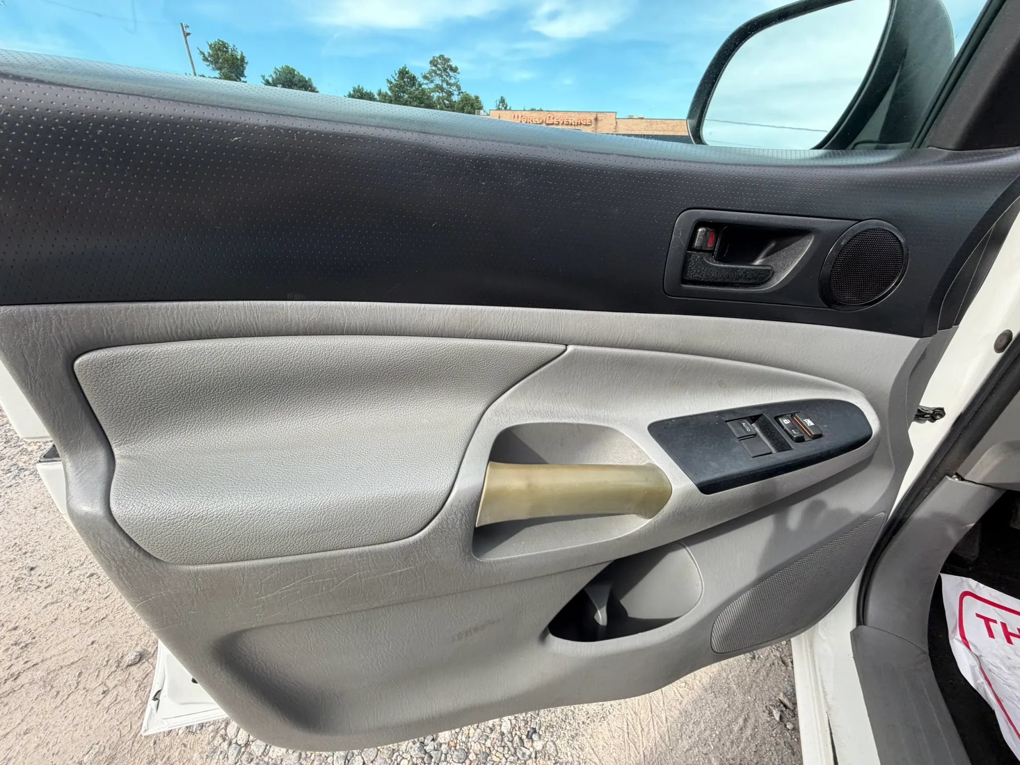 Used 2015 Toyota Tacoma 2WD Access Cab image 23