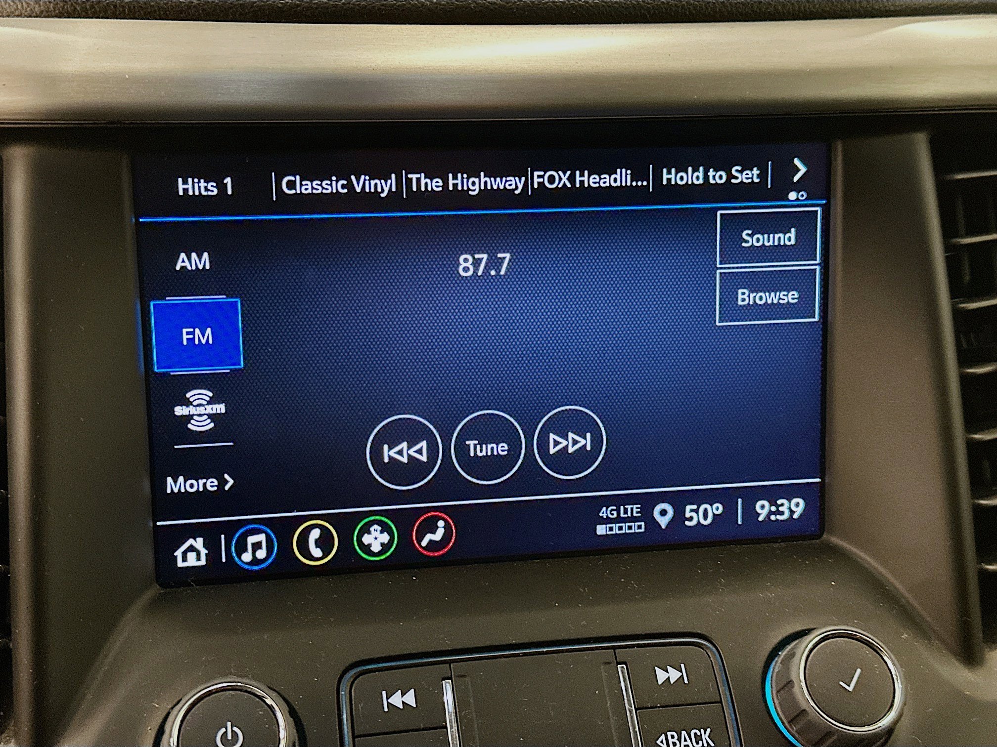 Used 2023 GMC Acadia SLE w/ Driver Convenience Package image 21