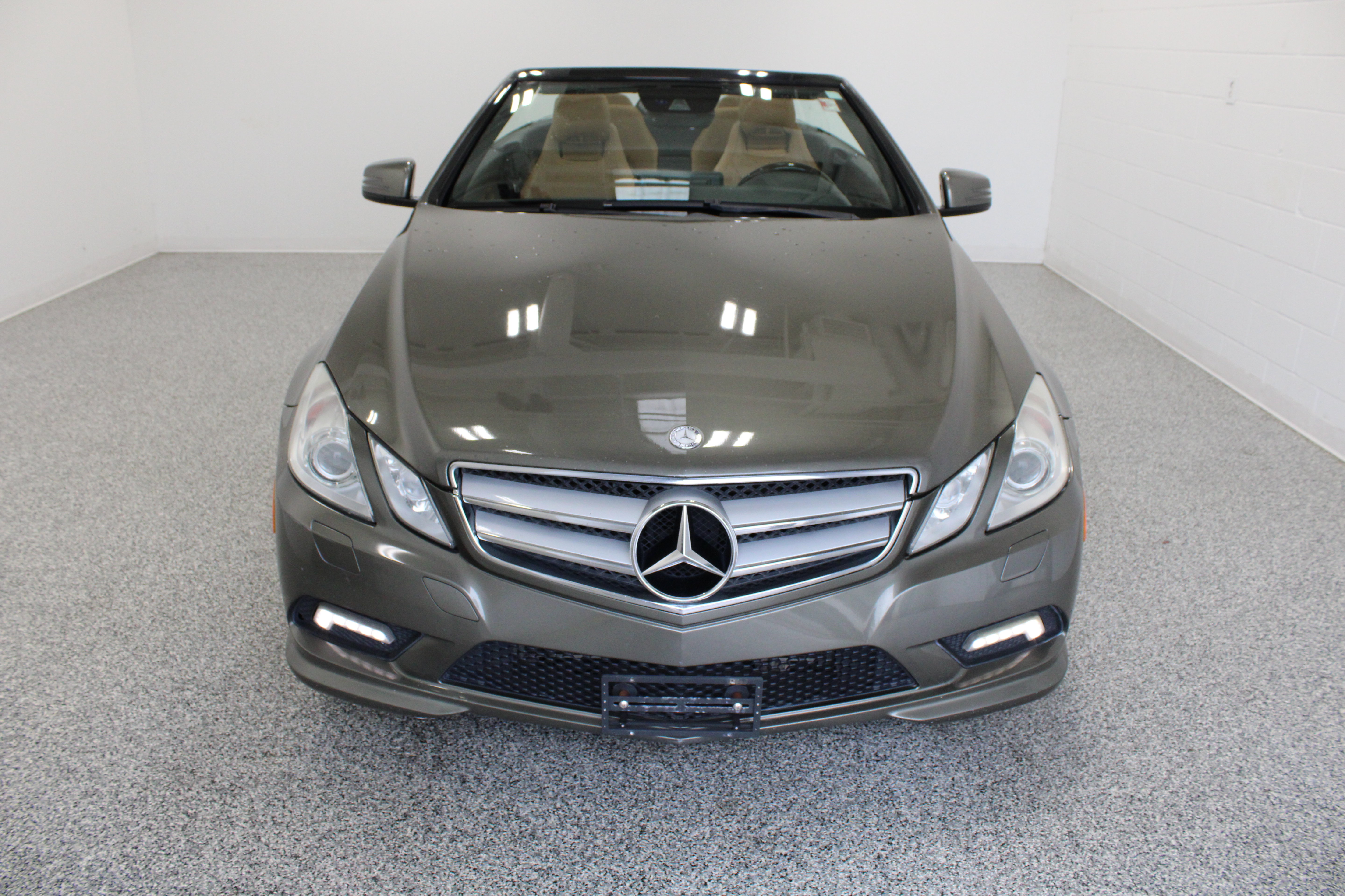Used 2011 Mercedes-Benz E 550 Cabriolet image 3