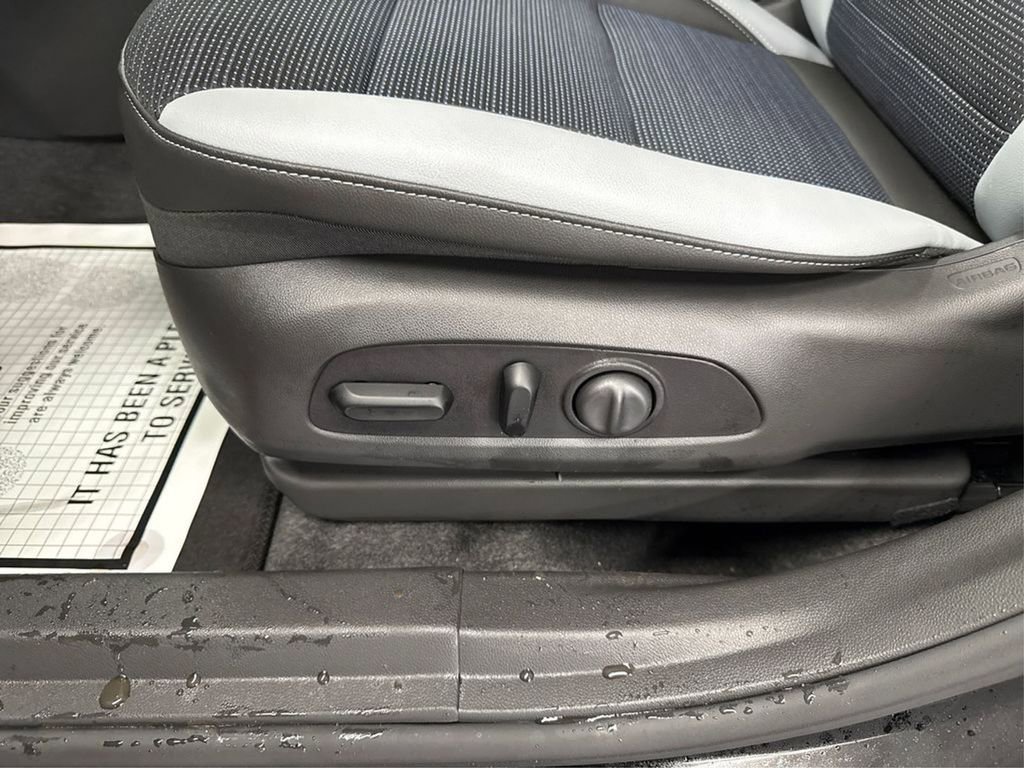 Used 2025 Buick Envista Preferred w/ Convenience I Package FWD image 36