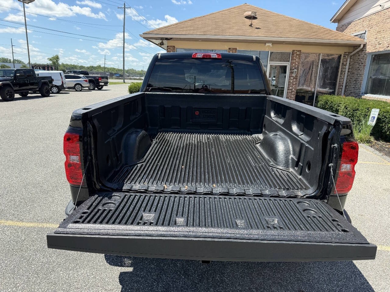 Used 2018 Chevrolet Silverado 1500 LT AWD/4WD image 23