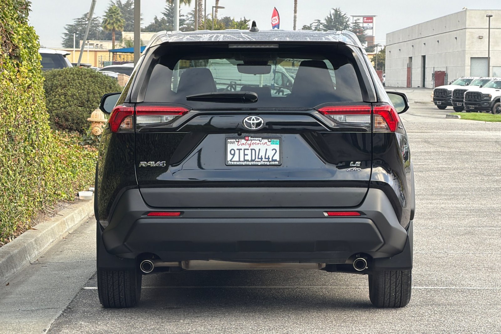 Used 2025 Toyota RAV4 LE AWD/4WD image 5