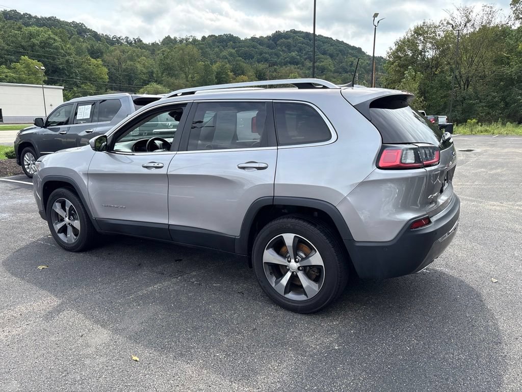 Used 2019 Jeep Cherokee Limited w/ Technology Group AWD/4WD image 3