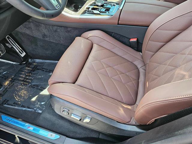 New 2026 BMW X5 xDrive50e w/ M Sport Package AWD/4WD image 4