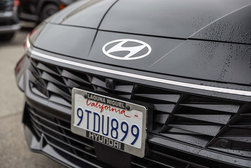 Certified 2024 Hyundai Elantra Limited FWD image 11