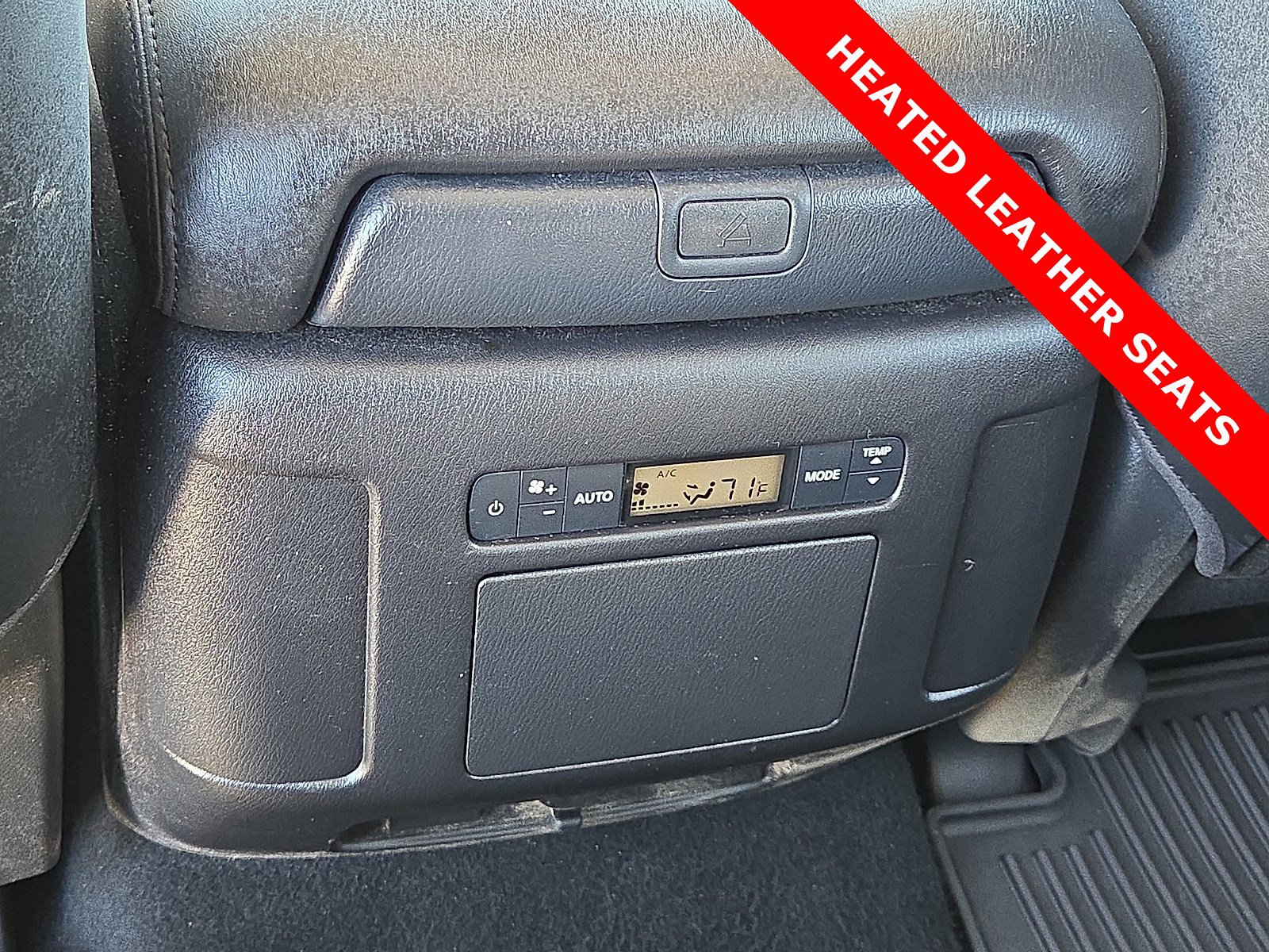 Used 2024 Nissan Armada SV image 12