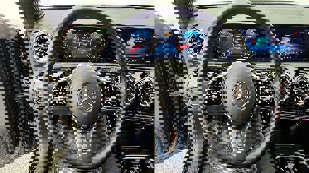 Used 2023 Mercedes-Benz CLA 250 4MATIC image 13