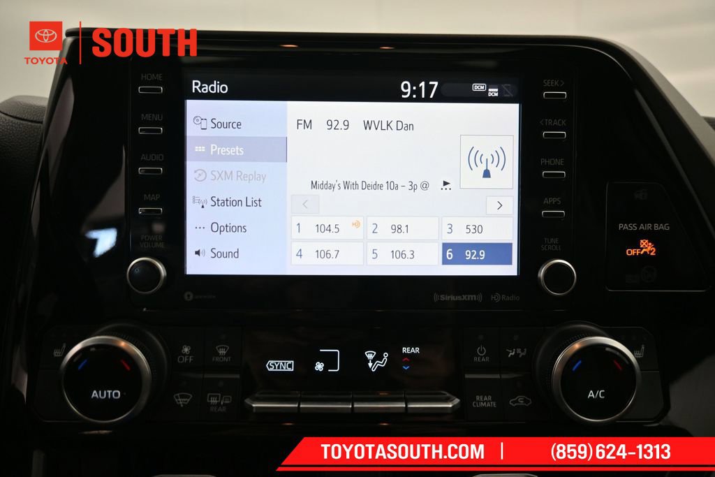 Used 2022 Toyota Highlander XLE AWD/4WD image 16