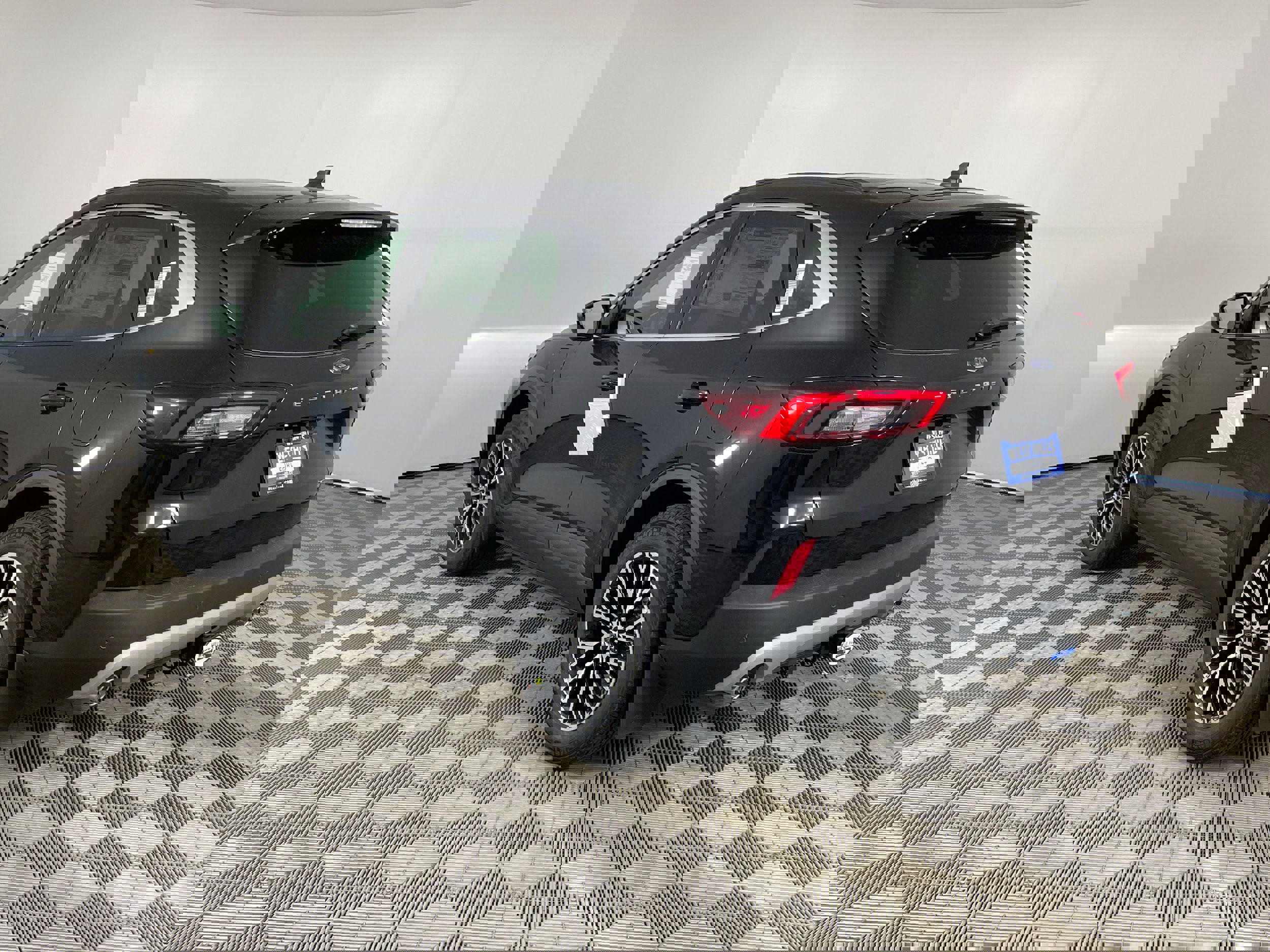 New 2025 Ford Escape SE w/ PHEV Premium Package image 5