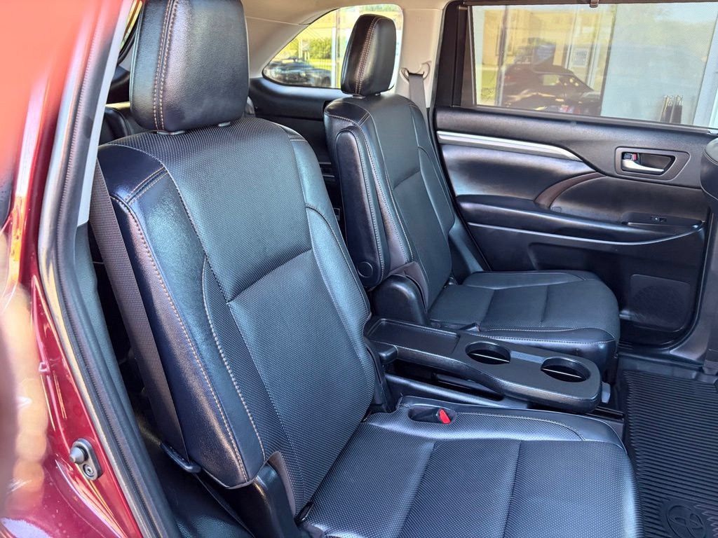 Used 2019 Toyota Highlander Limited Platinum AWD/4WD image 25