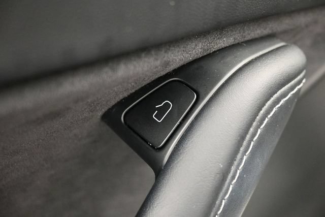 Used 2022 Tesla Model Y Long Range AWD/4WD image 14