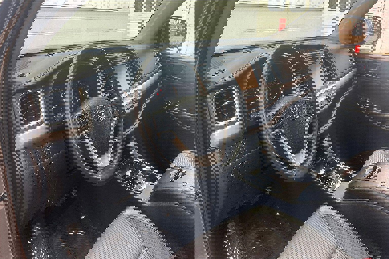 Used 2016 Toyota Highlander Plus image 18