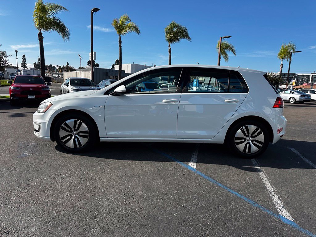 Used 2016 Volkswagen e-Golf SE FWD image 4