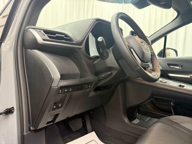Used 2024 Toyota Sienna XSE w/ XSE Plus Package image 18