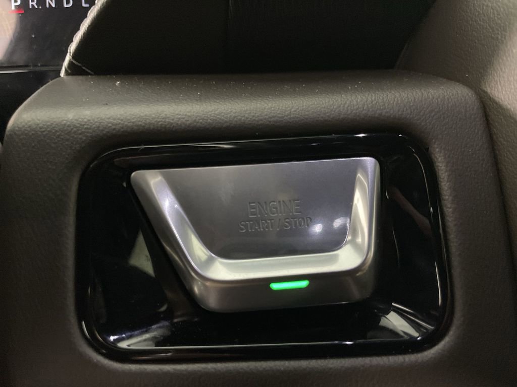 Used 2025 GMC Yukon XL Elevation image 16