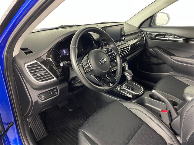 Used 2021 Kia Seltos EX image 3