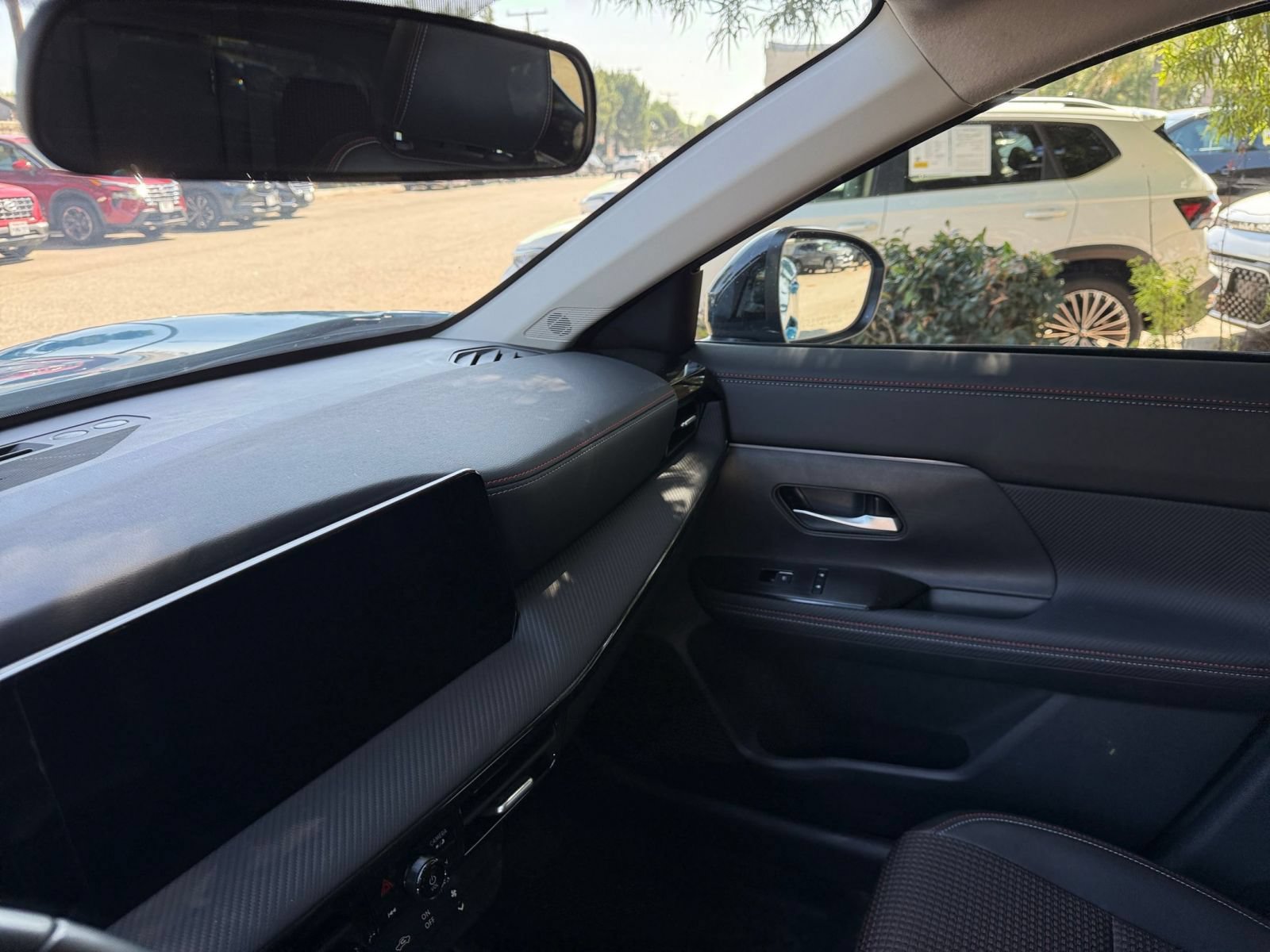 Used 2026 Nissan Kicks SR FWD image 32