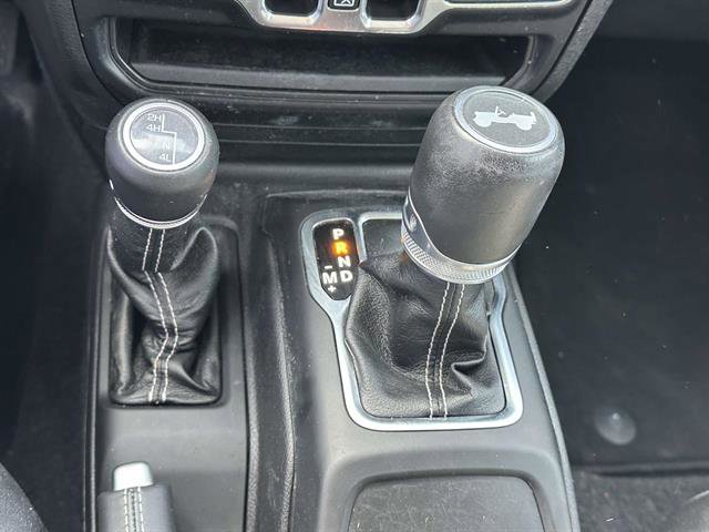 Used 2021 Jeep Wrangler Unlimited Sahara w/ Uconnect 4C Nav & Sound Group AWD/4WD image 21