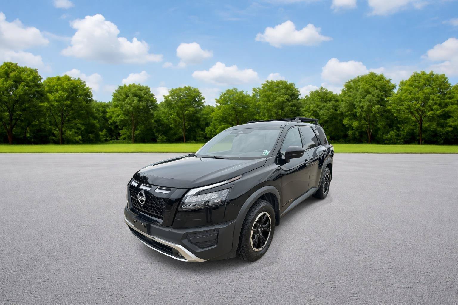 Used 2025 Nissan Pathfinder Rock Creek AWD/4WD image 3