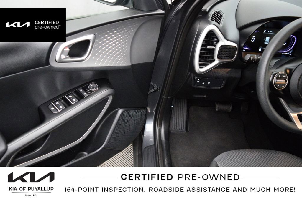 Certified 2025 Kia Soul LX FWD image 28