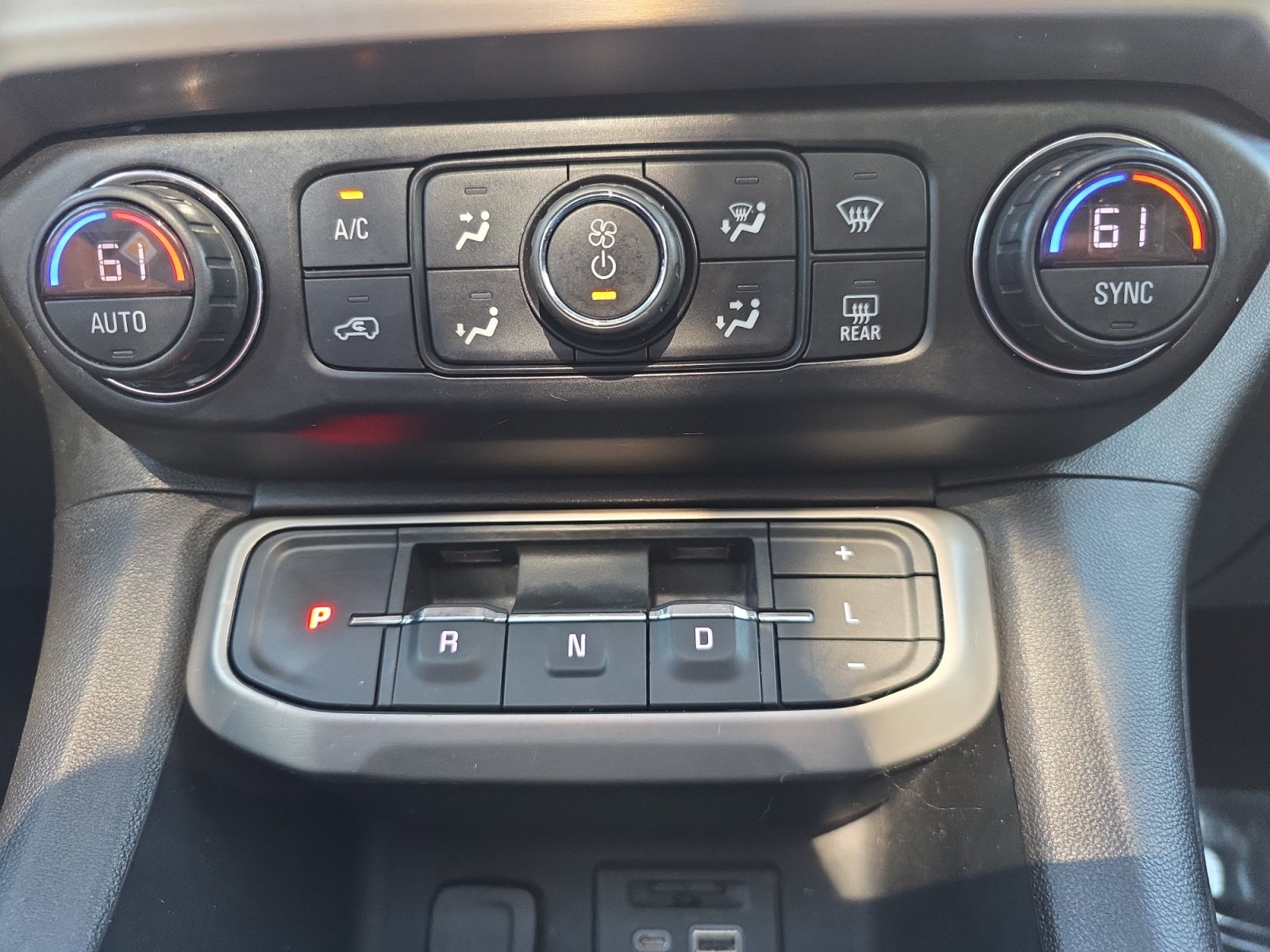 Used 2021 GMC Acadia Denali w/ Denali Ultimate Package AWD/4WD image 26