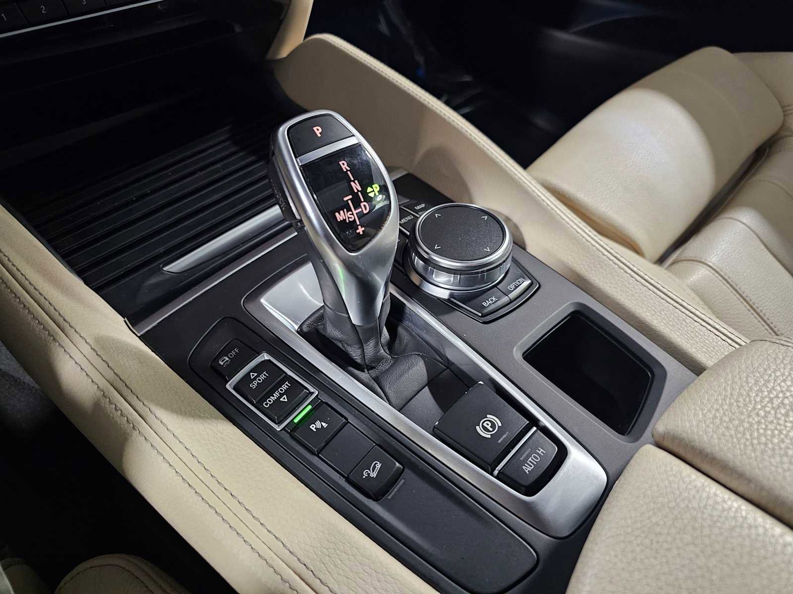 Used 2019 BMW X6 xDrive35i w/ M Sport Package image 22