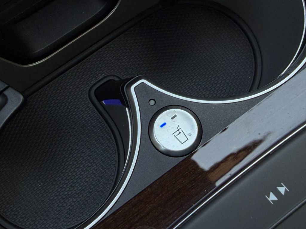 Used 2023 Mercedes-Benz Maybach GLS 600 4MATIC image 32