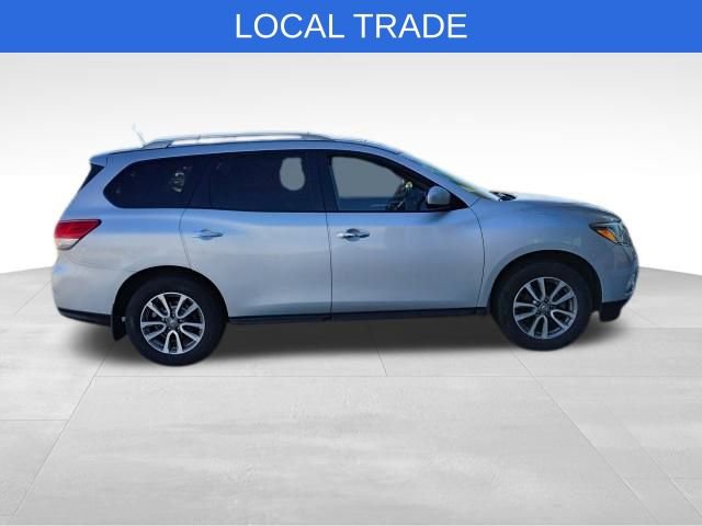 Used 2016 Nissan Pathfinder SV w/ SV Cold Weather Package video 4