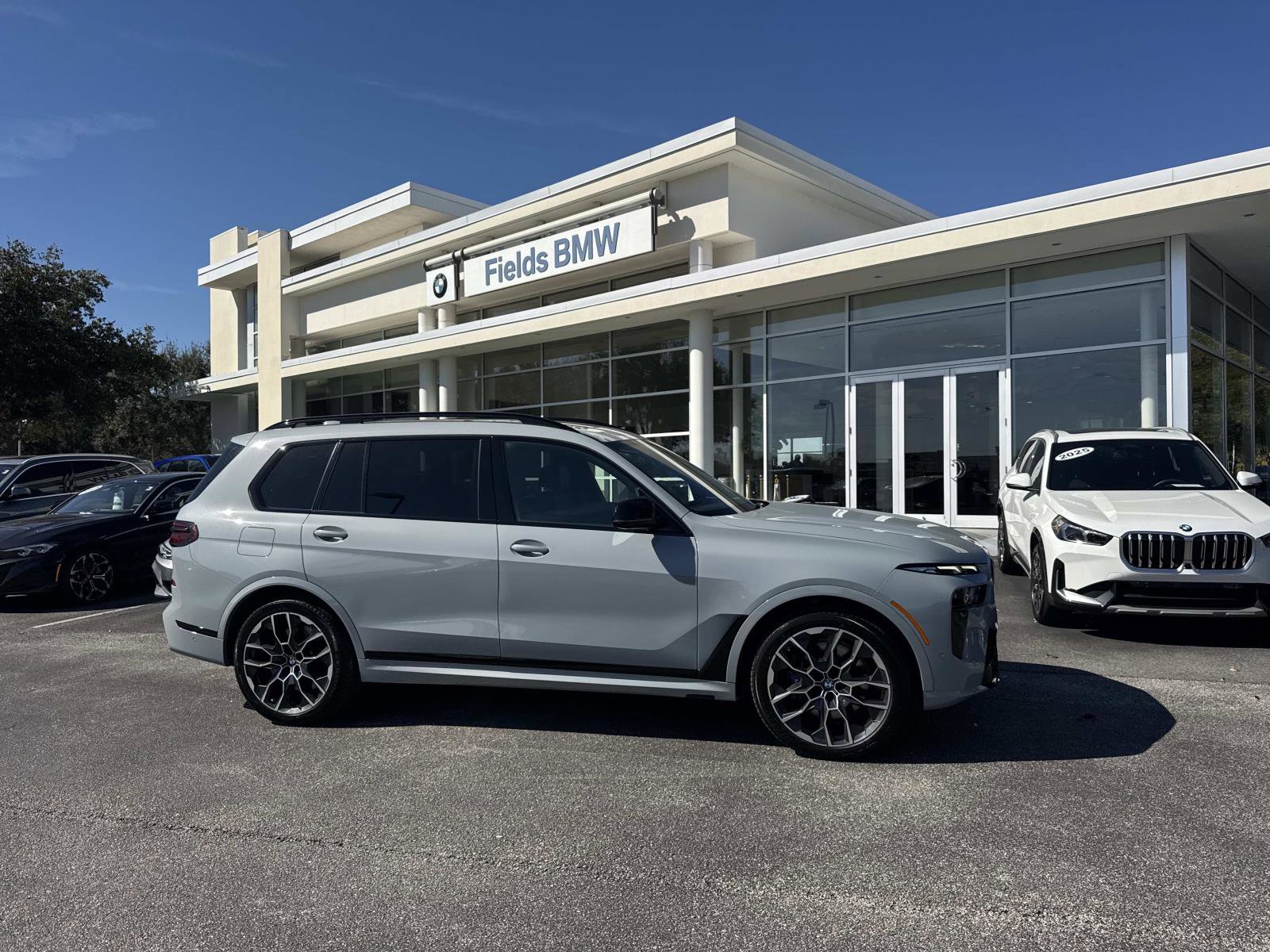 Used 2024 BMW X7 M60i image 1