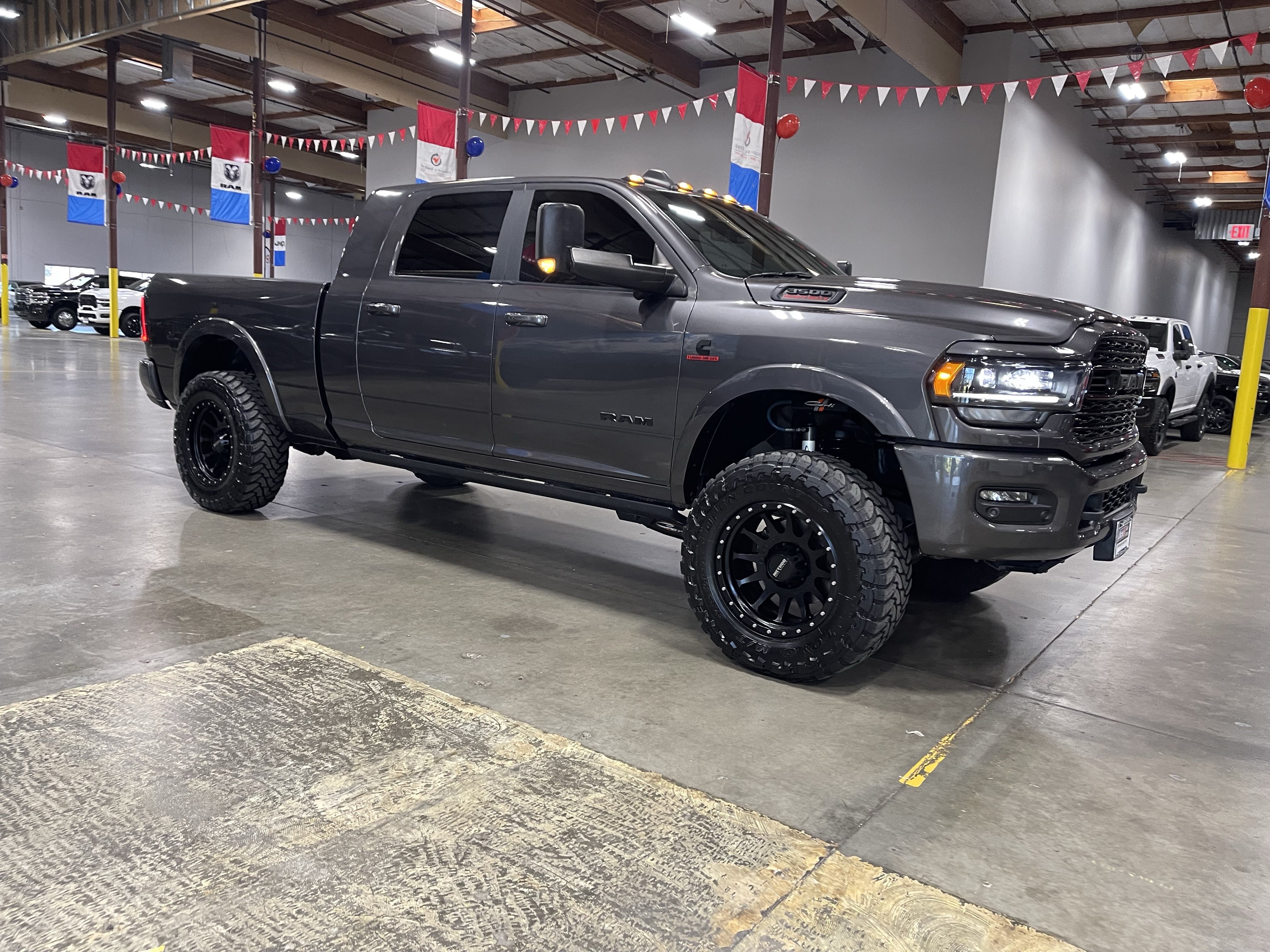 Used 2022 RAM 3500 Limited AWD/4WD image 7