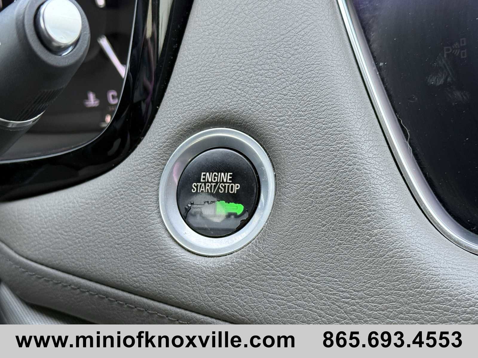 Used 2017 Cadillac XT5 Luxury w/ Driver Awareness Package image 24