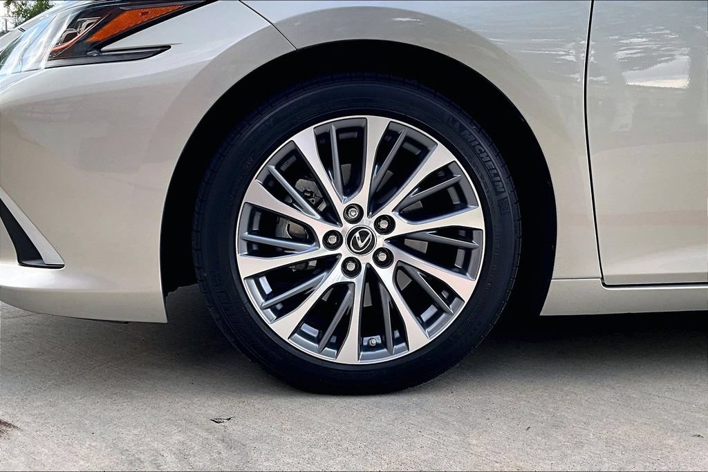 Used 2020 Lexus ES 350 w/ Accessory Package 2 FWD image 11
