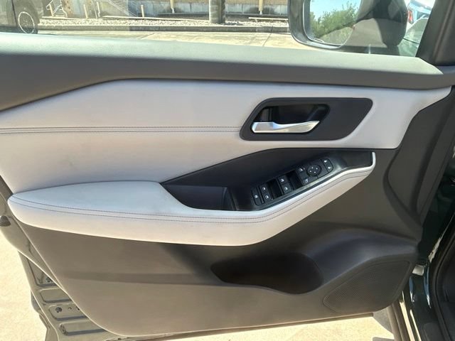 New 2026 Nissan Rogue Dark Armor AWD/4WD image 17