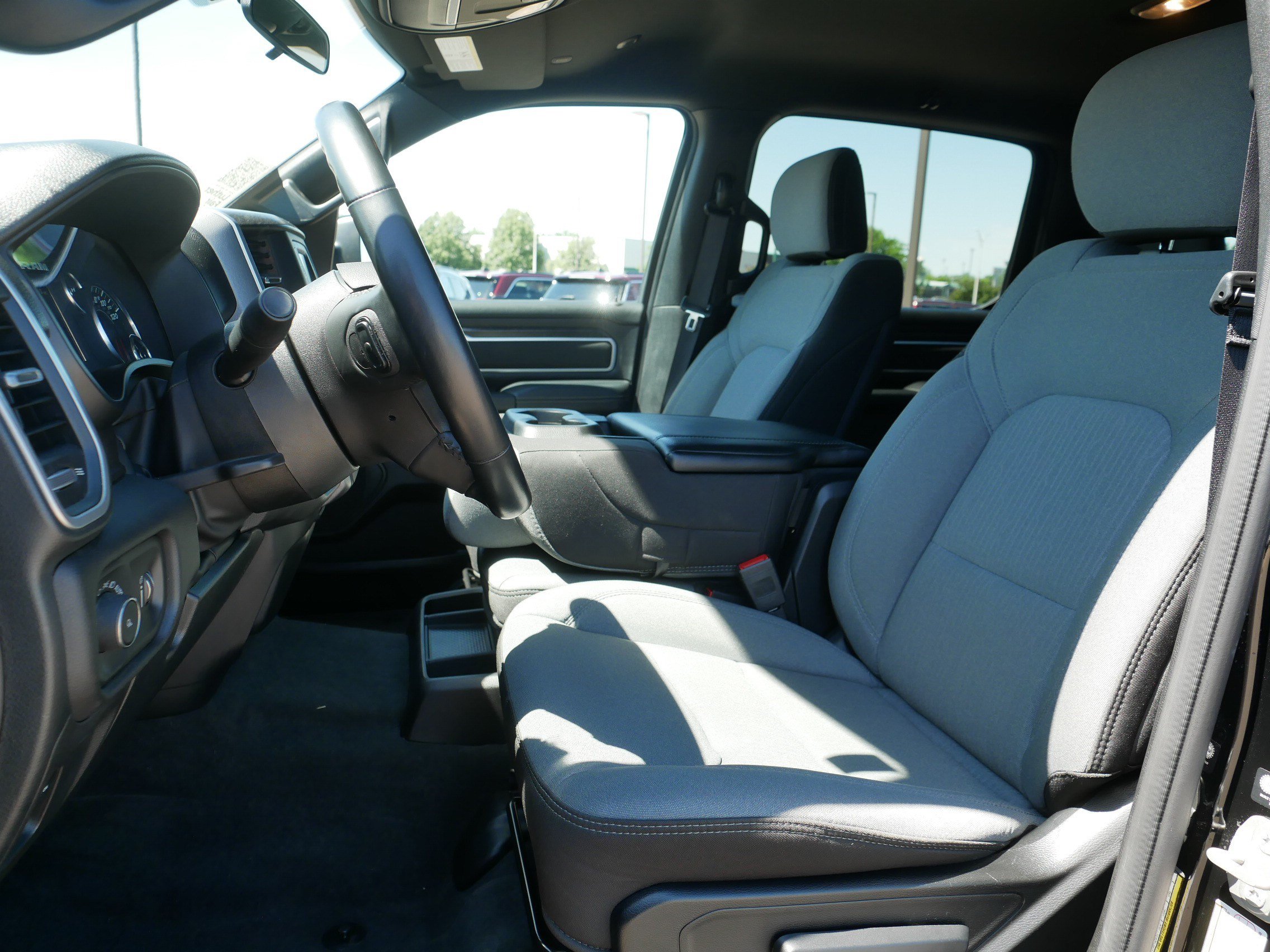 Used 2023 RAM 1500 Big Horn AWD/4WD image 33