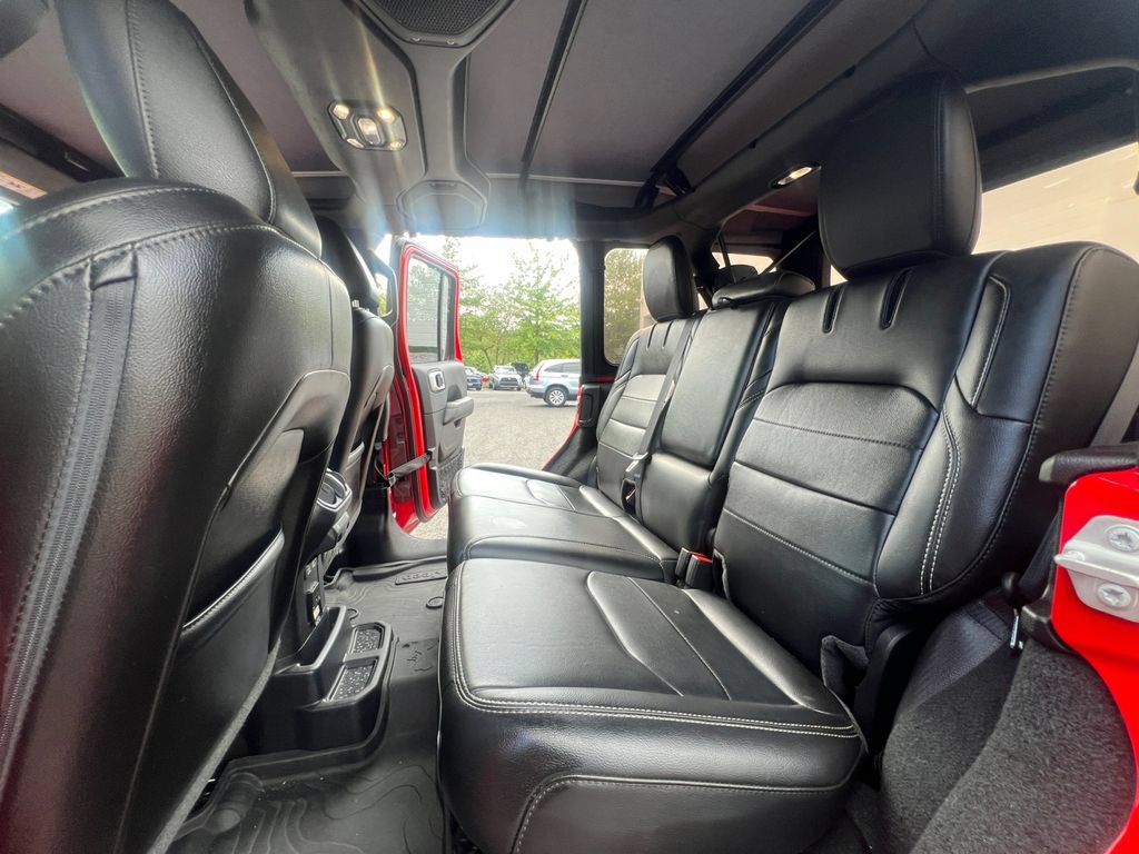 Used 2023 Jeep Wrangler Unlimited Sahara w/ Cold Weather Group AWD/4WD image 26