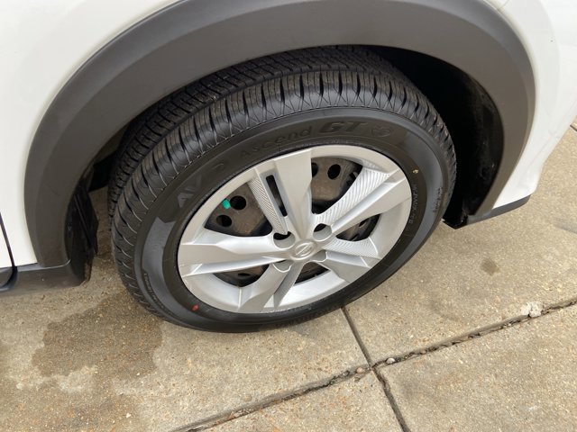 Used 2022 Nissan Kicks S image 31