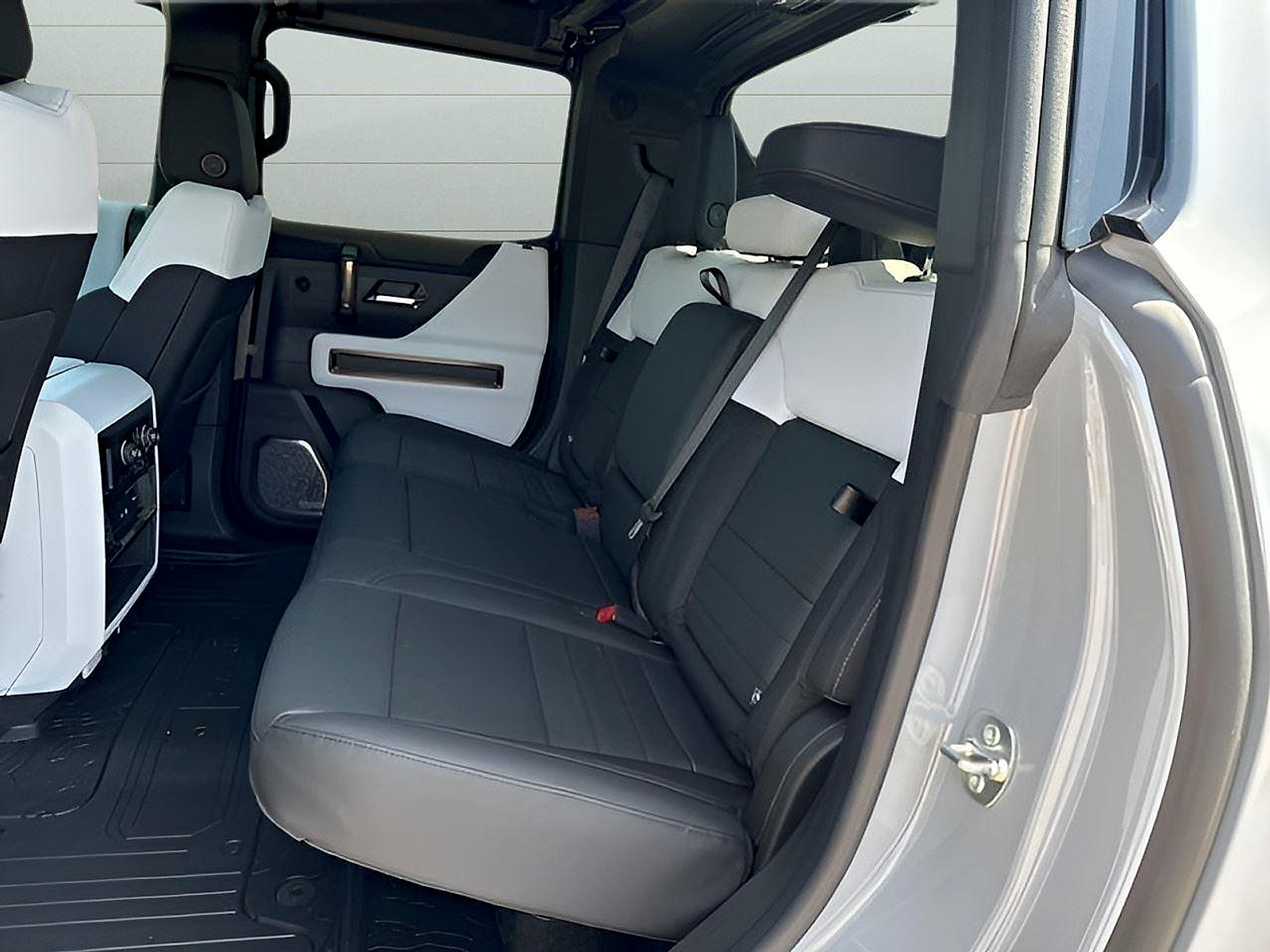 New 2025 GMC Hummer EV 3X w/ LPO, Illumination Package AWD/4WD image 14