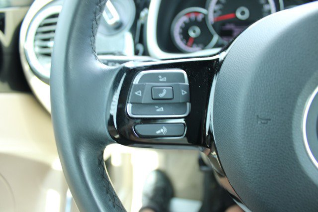 Used 2015 Volkswagen Beetle 1.8T FWD image 28